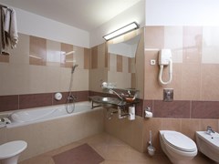 Mendan Magic Spa and Wellness Hotel - photo 4