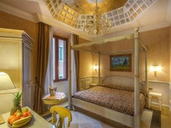 Bolivar Hotel - photo 11