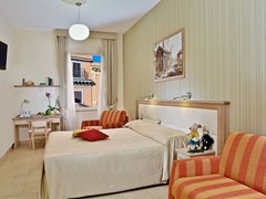 Domus Australia Hotel - photo 16