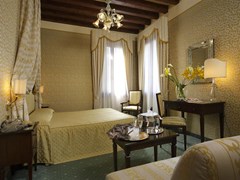 Ca' D'Oro Hotel - photo 9