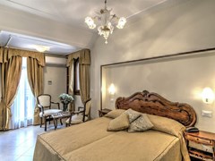 Scandinavia Hotel - photo 8