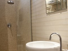 The J&J Hotel - photo 16