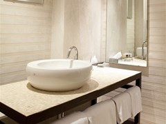The J&J Hotel - photo 17