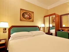 Astoria Hotel - photo 7
