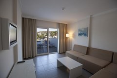 Batihan Beach Resort & Spa: Room - photo 45