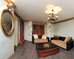 Camelot Boutique Hotel: King Arthur room - photo 19