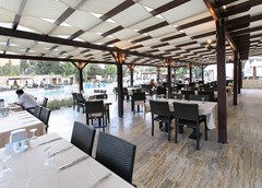 Camelot Boutique Hotel - photo 10