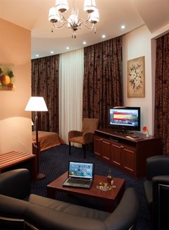 Europe Hotel - photo 2