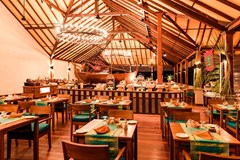 Adaaran Select Meedhupparu : Main Restaurant - photo 45