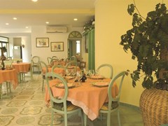 Park La Villa Hotel - photo 10