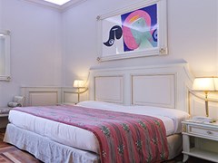 De Paris Hotel - photo 8