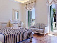 De Paris Hotel - photo 10