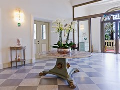 De Paris Hotel - photo 1