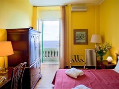 Des Anglais Hotel - photo 21