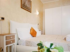 Des Anglais Hotel - photo 25