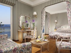 Royal Hotel - photo 39