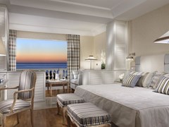Royal Hotel - photo 41