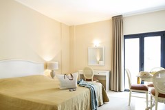 The Alley Hotel - photo 16