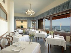 Flora Hotel - photo 5