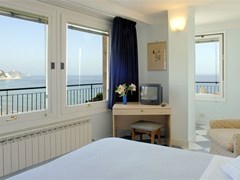 Flora Hotel - photo 8