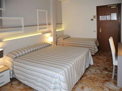 Garden Hotel - photo 9