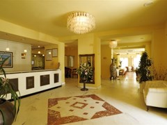 Mediterranee Grand Hotel - photo 11