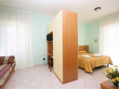 Miriam Hotel - photo 15