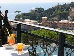 Vis a Vis Hotel - photo 3