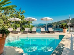 Vis a Vis Hotel - photo 6