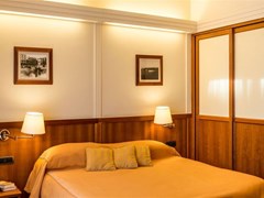 Vis a Vis Hotel - photo 26