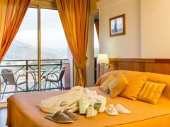 Vis a Vis Hotel - photo 24
