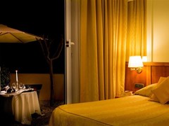 Vis a Vis Hotel - photo 22