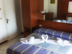 Madison Hotel - photo 6