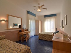 Aurora Hotel - photo 9