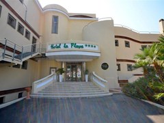 La Playa Hotel - photo 1