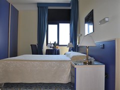 La Playa Hotel - photo 10