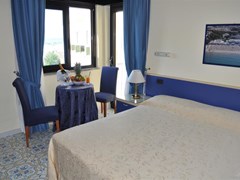 La Playa Hotel - photo 13