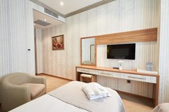 Boulevard Side Hotel - photo 16