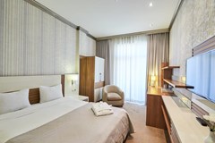 Boulevard Side Hotel - photo 9