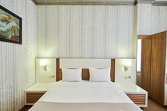 Boulevard Side Hotel - photo 7
