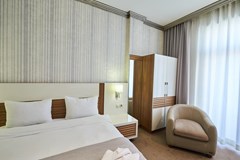 Boulevard Side Hotel - photo 6