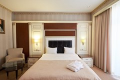 Boulevard Side Hotel - photo 30