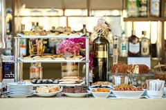 Boulevard Side Hotel - photo 41