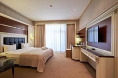 Boulevard Side Hotel - photo 25