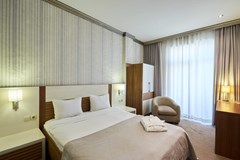 Boulevard Side Hotel - photo 10