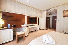 Boulevard Side Hotel - photo 23