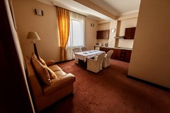 The Crown Hotel - photo 8
