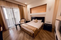 The Crown Hotel - photo 12