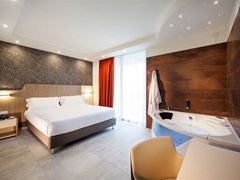 Aria Hotel - photo 16