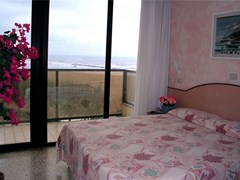 Crown Hotel - photo 4